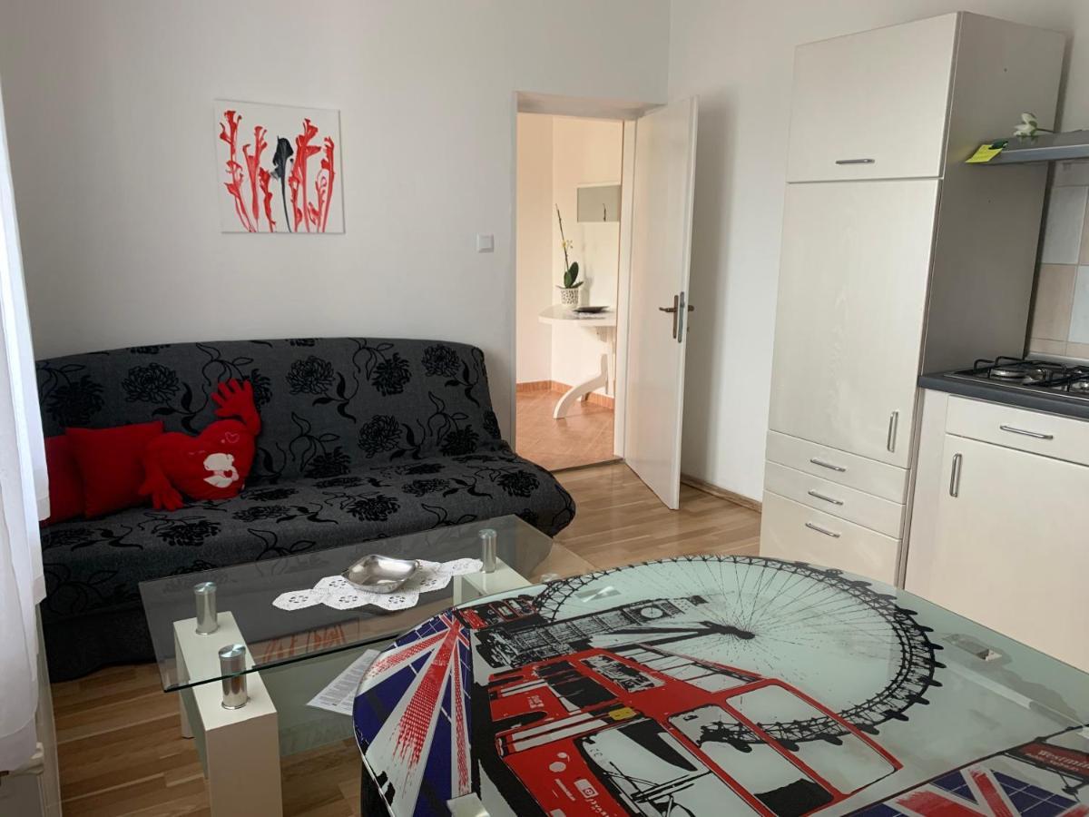 Apartmani Spomenka Seline Esterno foto