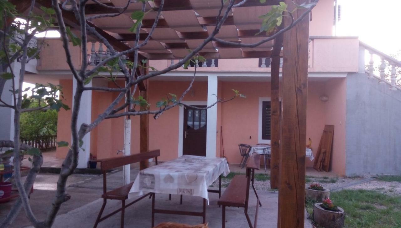 Apartmani Spomenka Seline Esterno foto