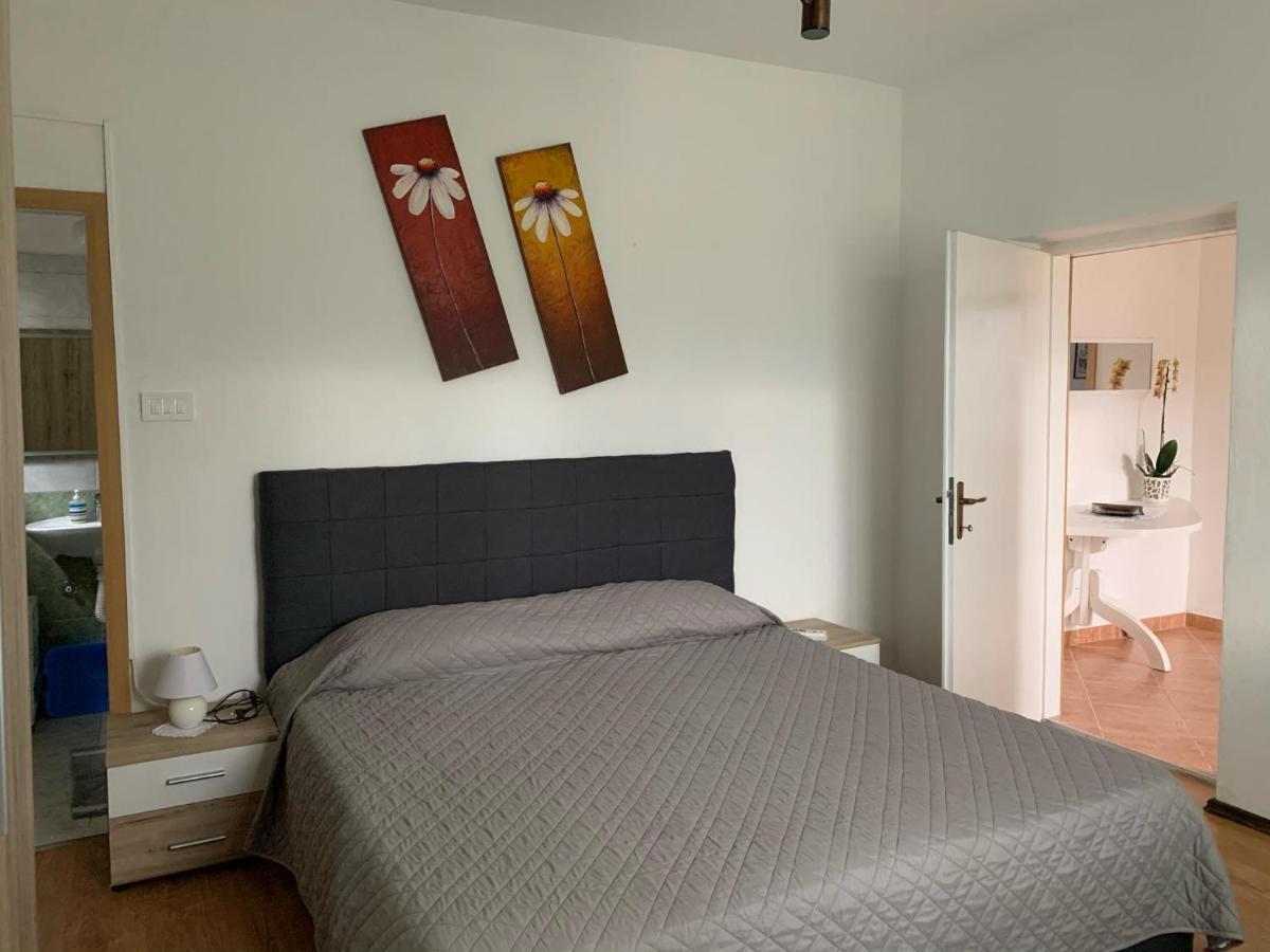 Apartmani Spomenka Seline Esterno foto
