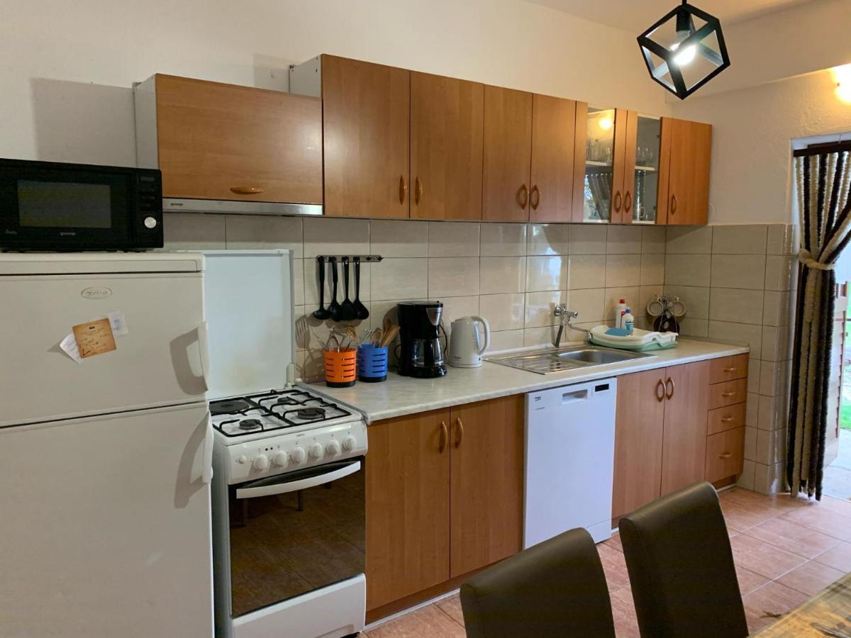 Apartmani Spomenka Seline Esterno foto