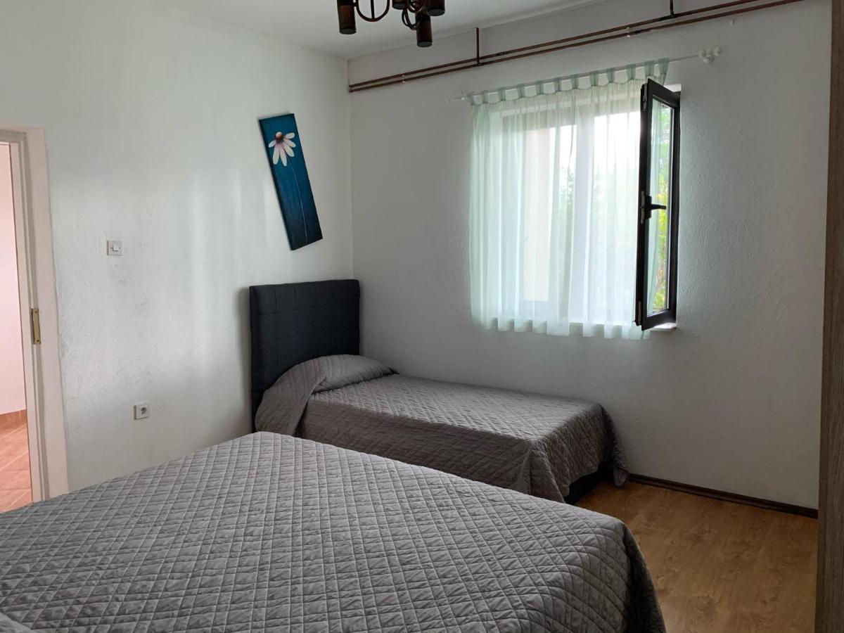 Apartmani Spomenka Seline Esterno foto